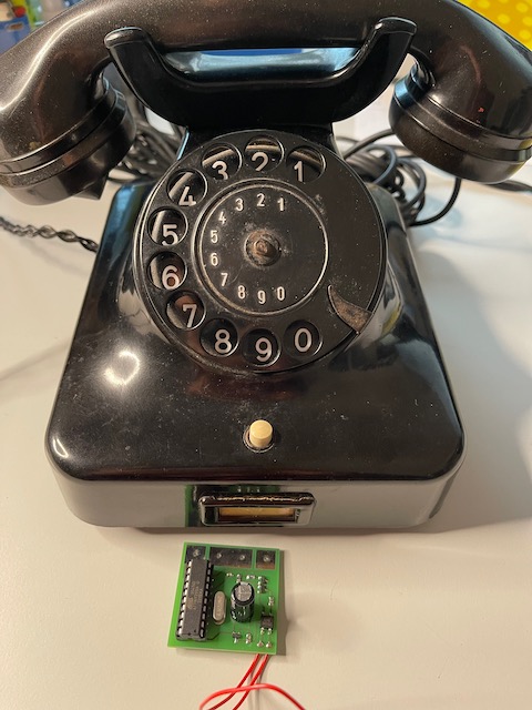 Uralt-Telefon W48 am&nbsp;Netz